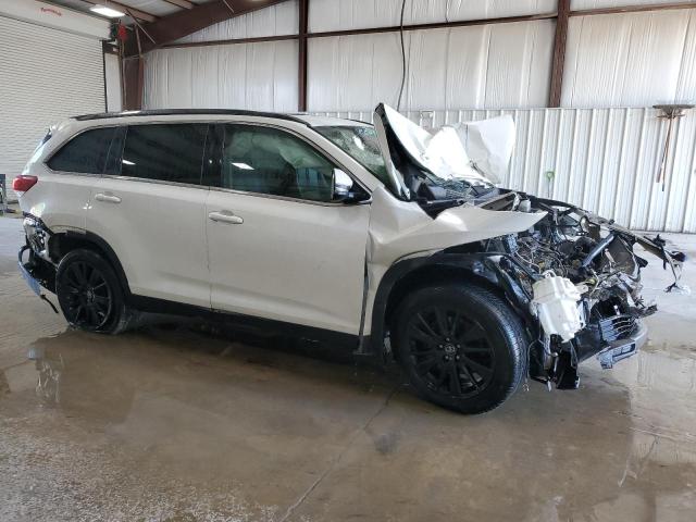 VIN 5TDJZRFH6KS603949 2019 Toyota Highlander, SE no.4