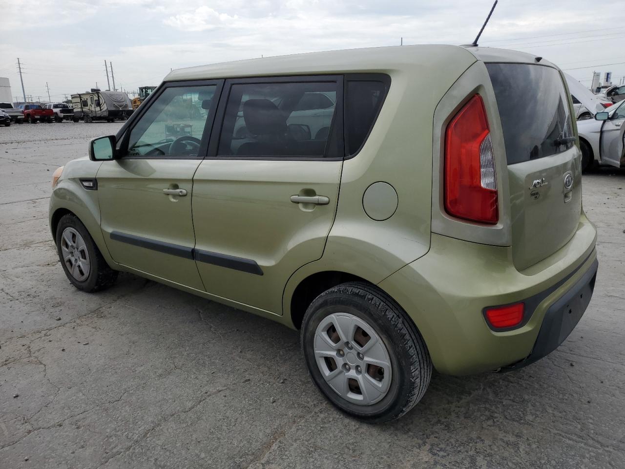 2012 Kia Soul vin: KNDJT2A57C7423378