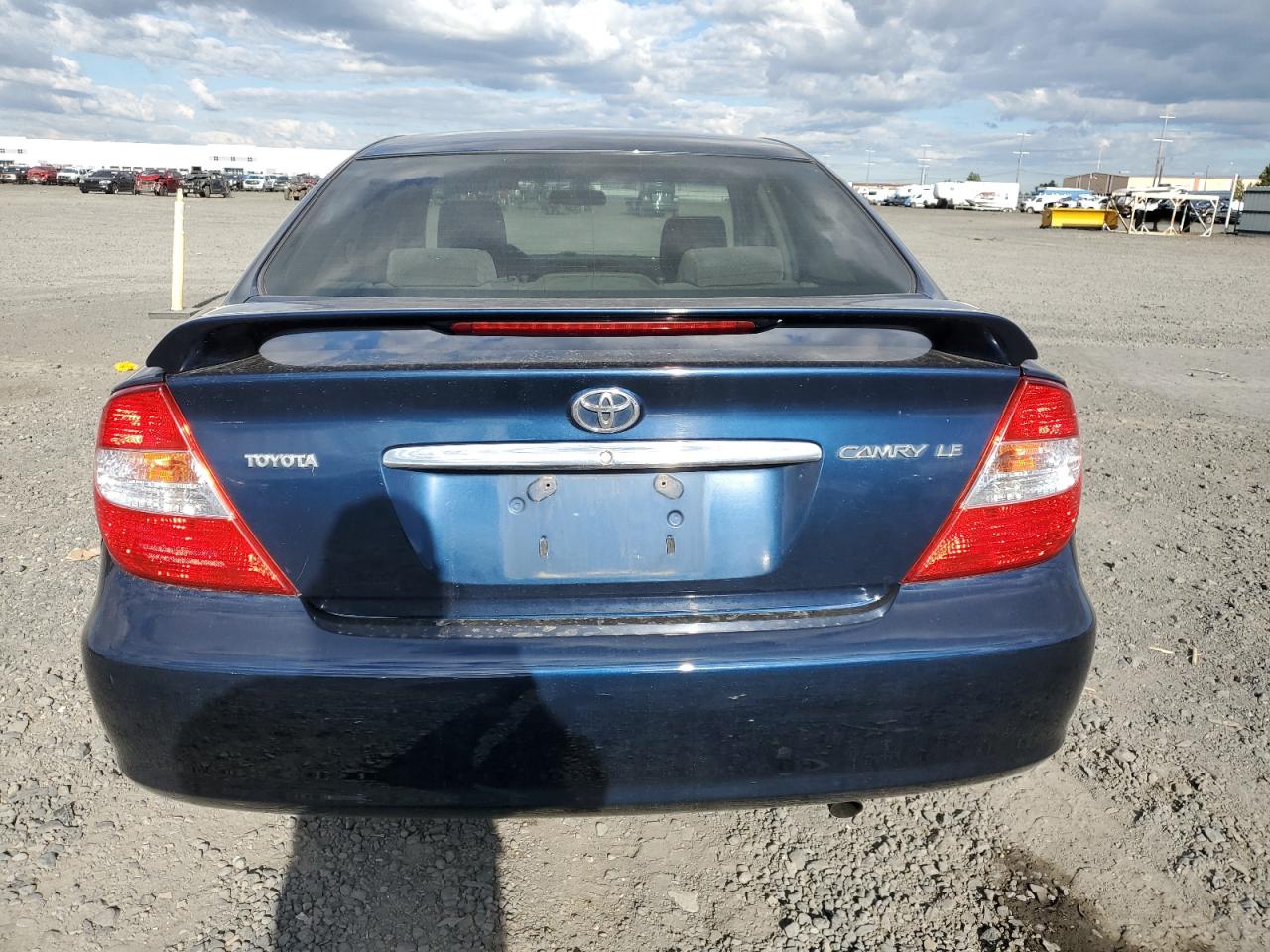 JTDBE32K940265841 2004 Toyota Camry Le