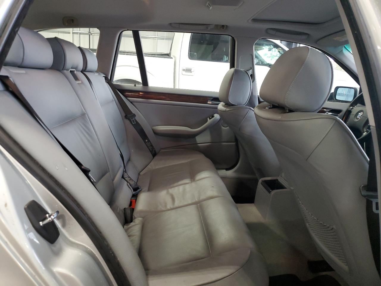 WBAEP33494PF04030 2004 BMW 325 Xit