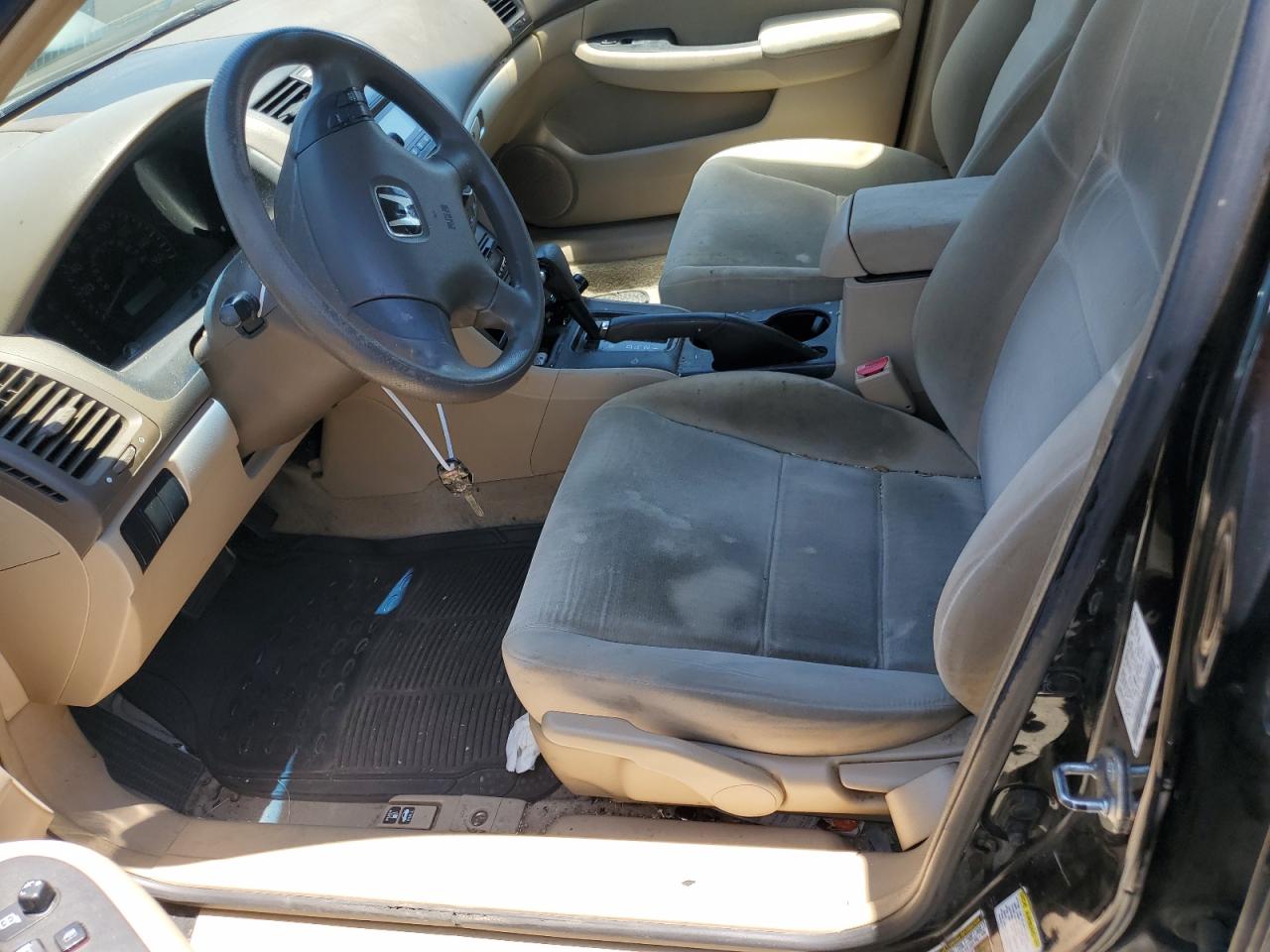 1HGCM56425A196843 2005 Honda Accord Lx