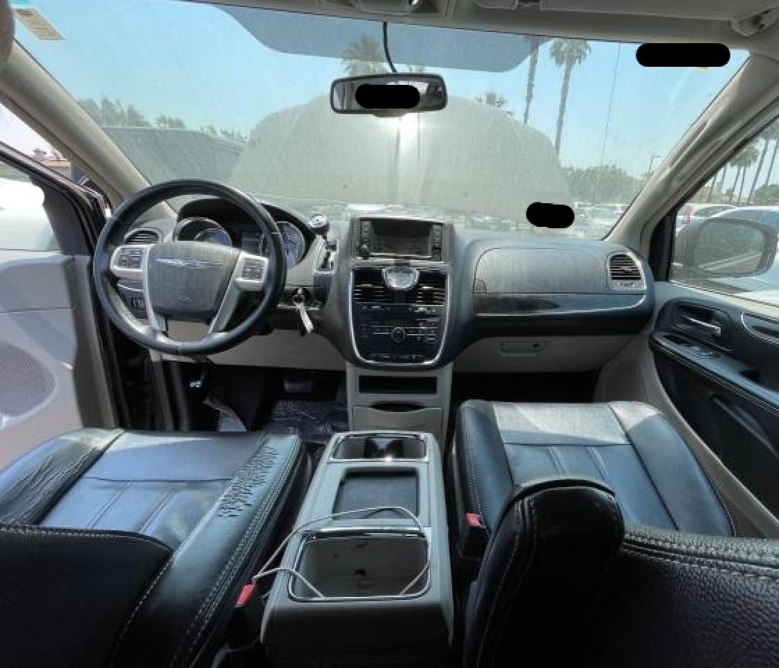 2014 Chrysler Town & Country Touring vin: 2C4RC1BG5ER399998