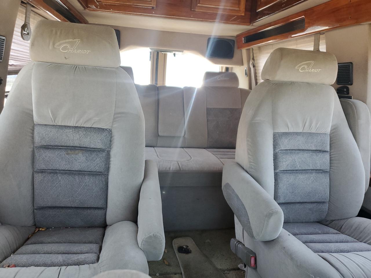 1FDRE14W52HB07137 2002 Ford Econoline E150 Van