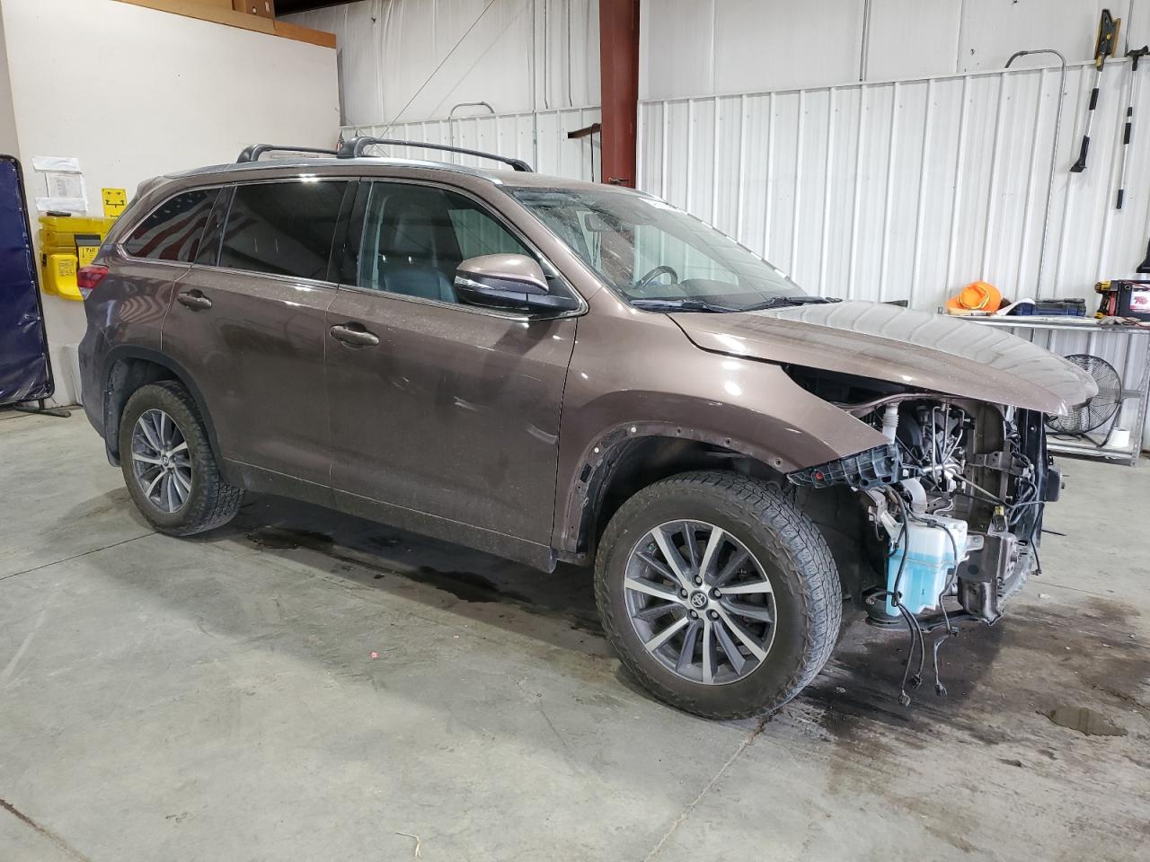 Lot #2766561066 2017 TOYOTA HIGHLANDER