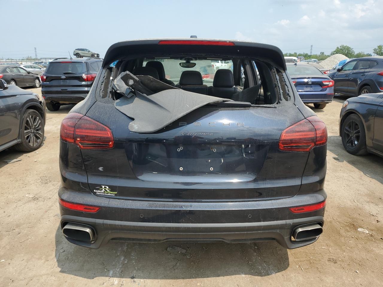 2016 Porsche Cayenne vin: WP1AA2A25GKA08847