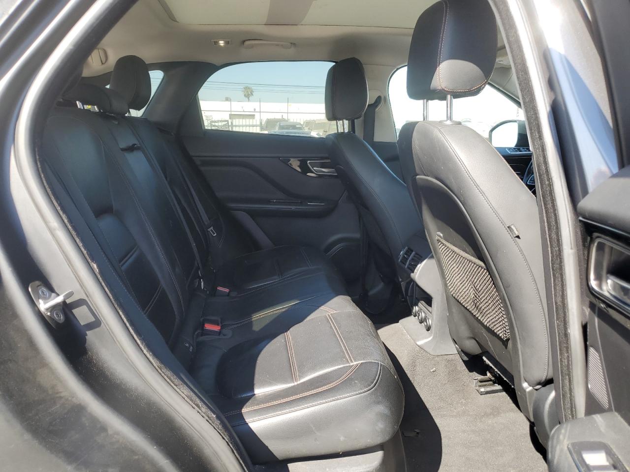 SADCK2BV9HA080520 2017 Jaguar F-Pace Prestige