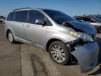 TOYOTA SIENNA LE photo