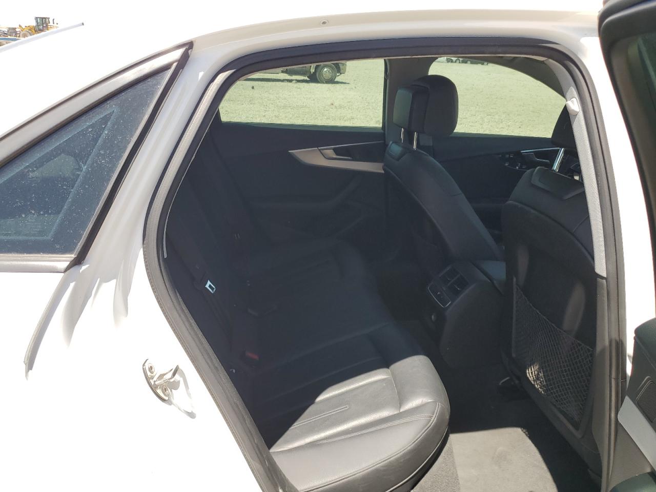 WAUDNAF43HN054861 2017 Audi A4 Premium