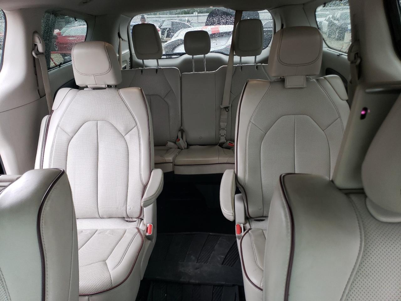 2C4RC1GG3HR747827 2017 Chrysler Pacifica Limited