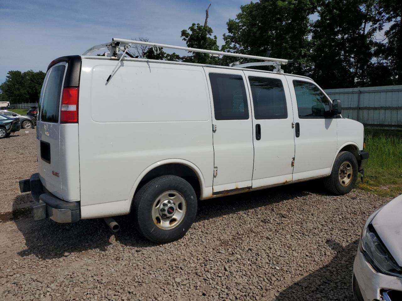 2017 GMC Savana G2500 vin: 1GTW7AFF7H1904781