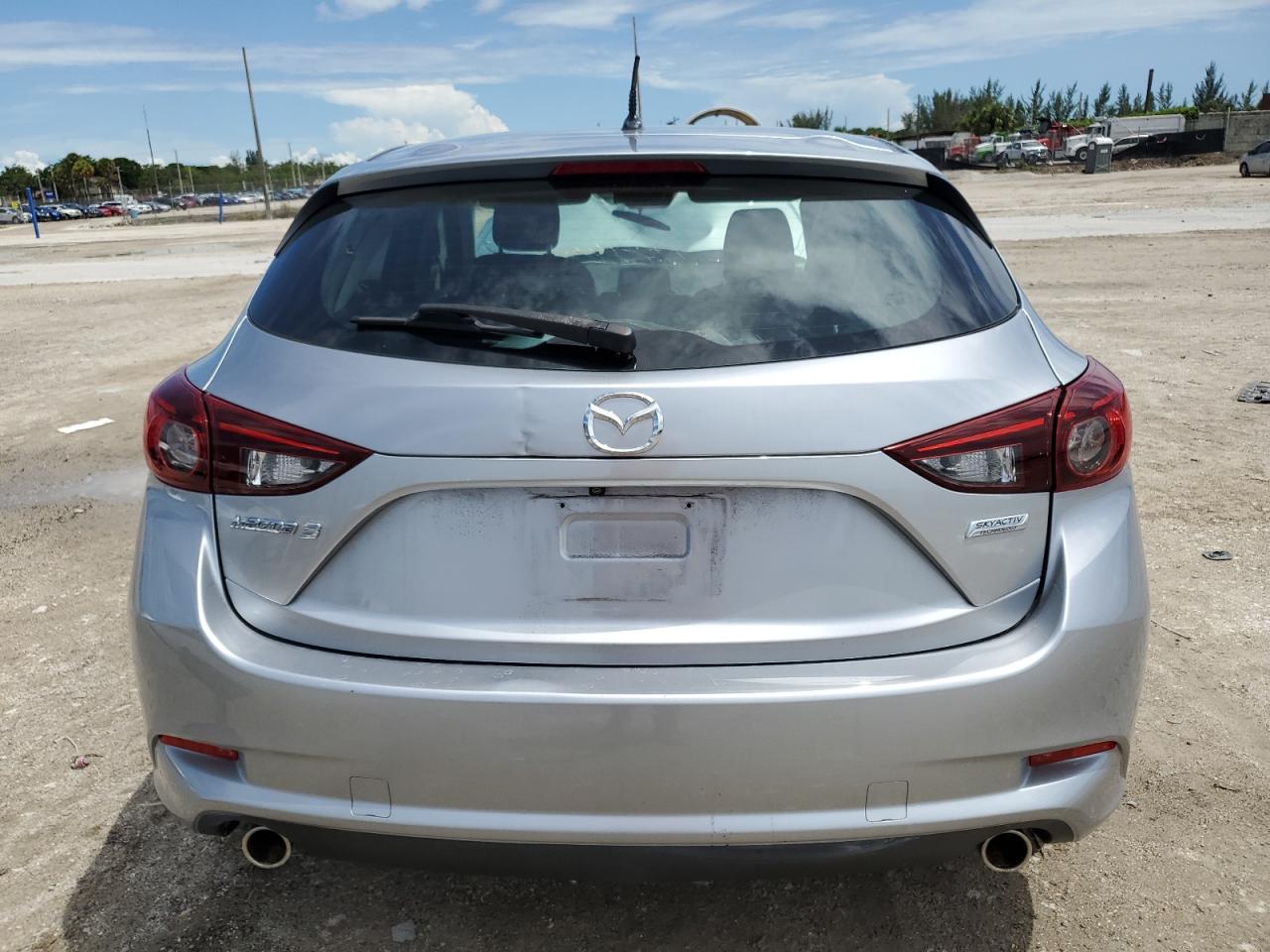 3MZBN1L39JM206435 2018 Mazda 3 Touring