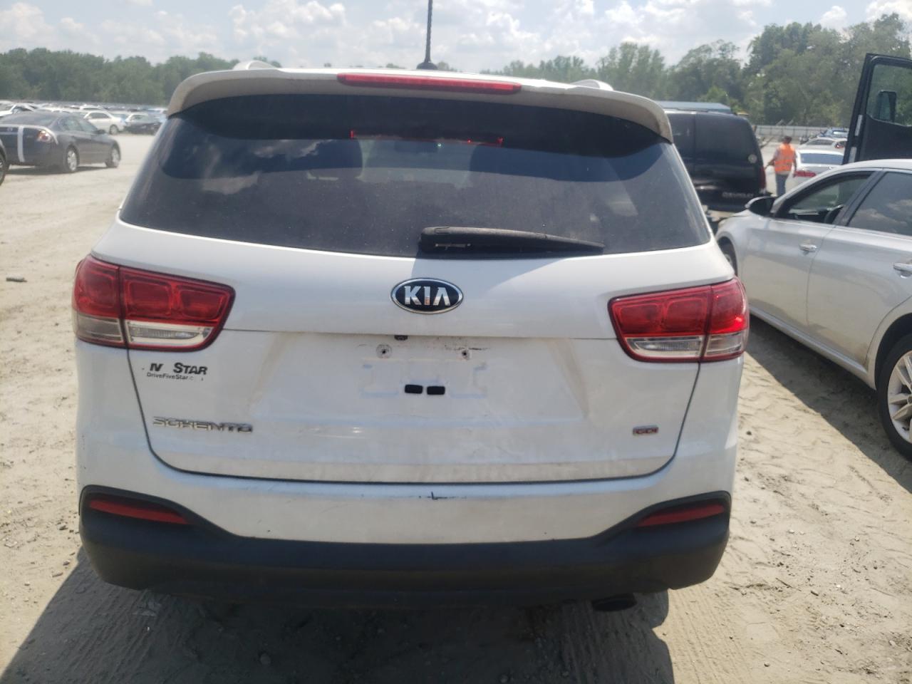 2017 Kia Sorento Lx vin: 5XYPG4A30HG246000