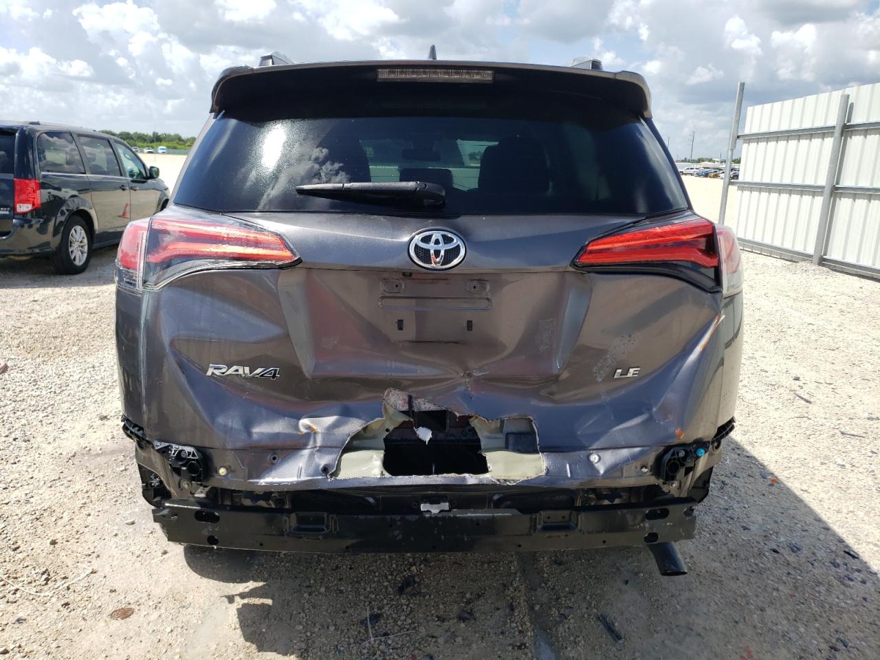 2T3ZFREV6HW338007 2017 Toyota Rav4 Le