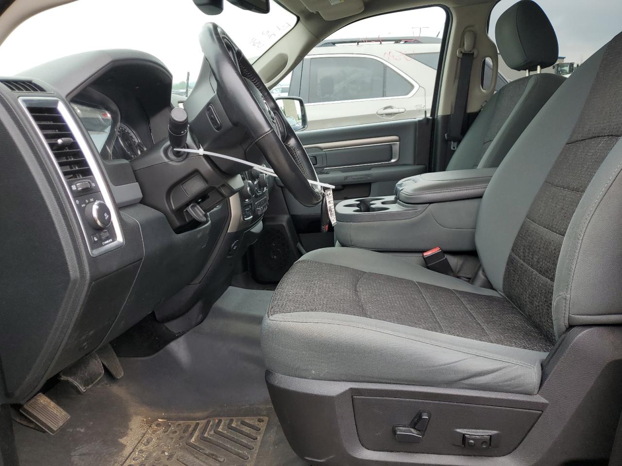 1C6RR7LT4FS576660 2015 Ram 1500 Slt