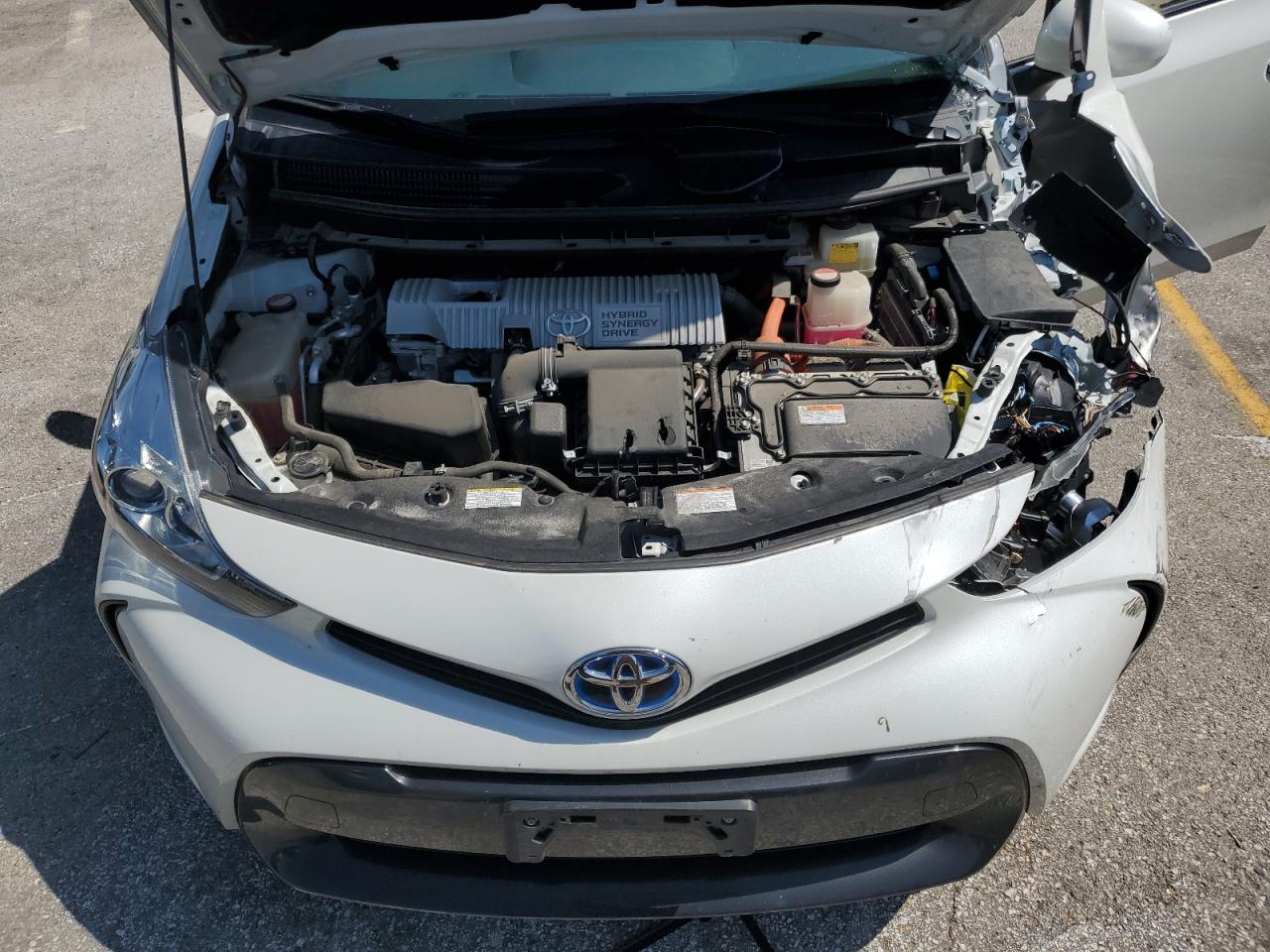 JTDZN3EU9GJ046100 2016 Toyota Prius V