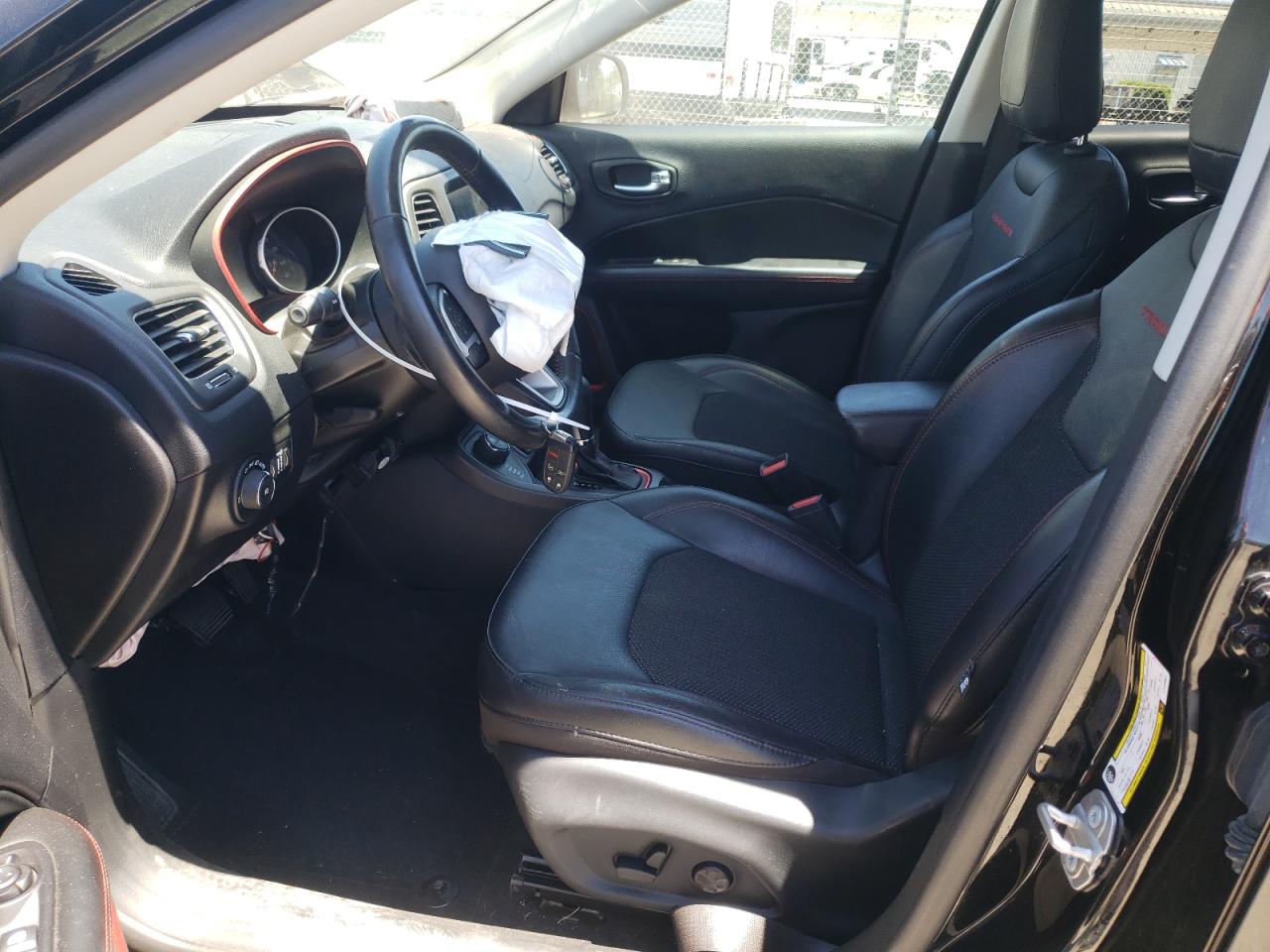 3C4NJDDB2LT143951 2020 Jeep Compass Trailhawk