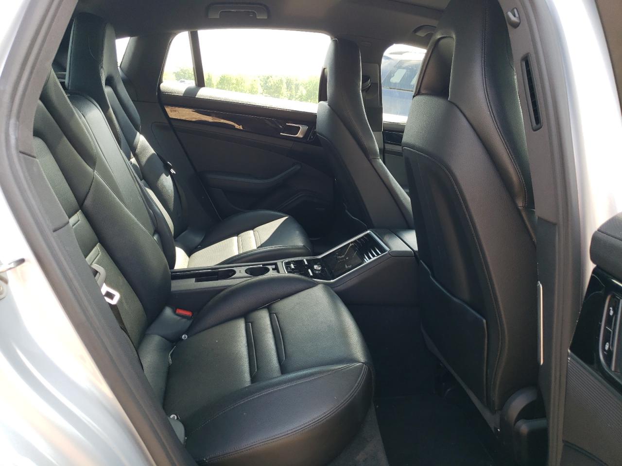 WP0AA2A79JL102387 2018 Porsche Panamera 4