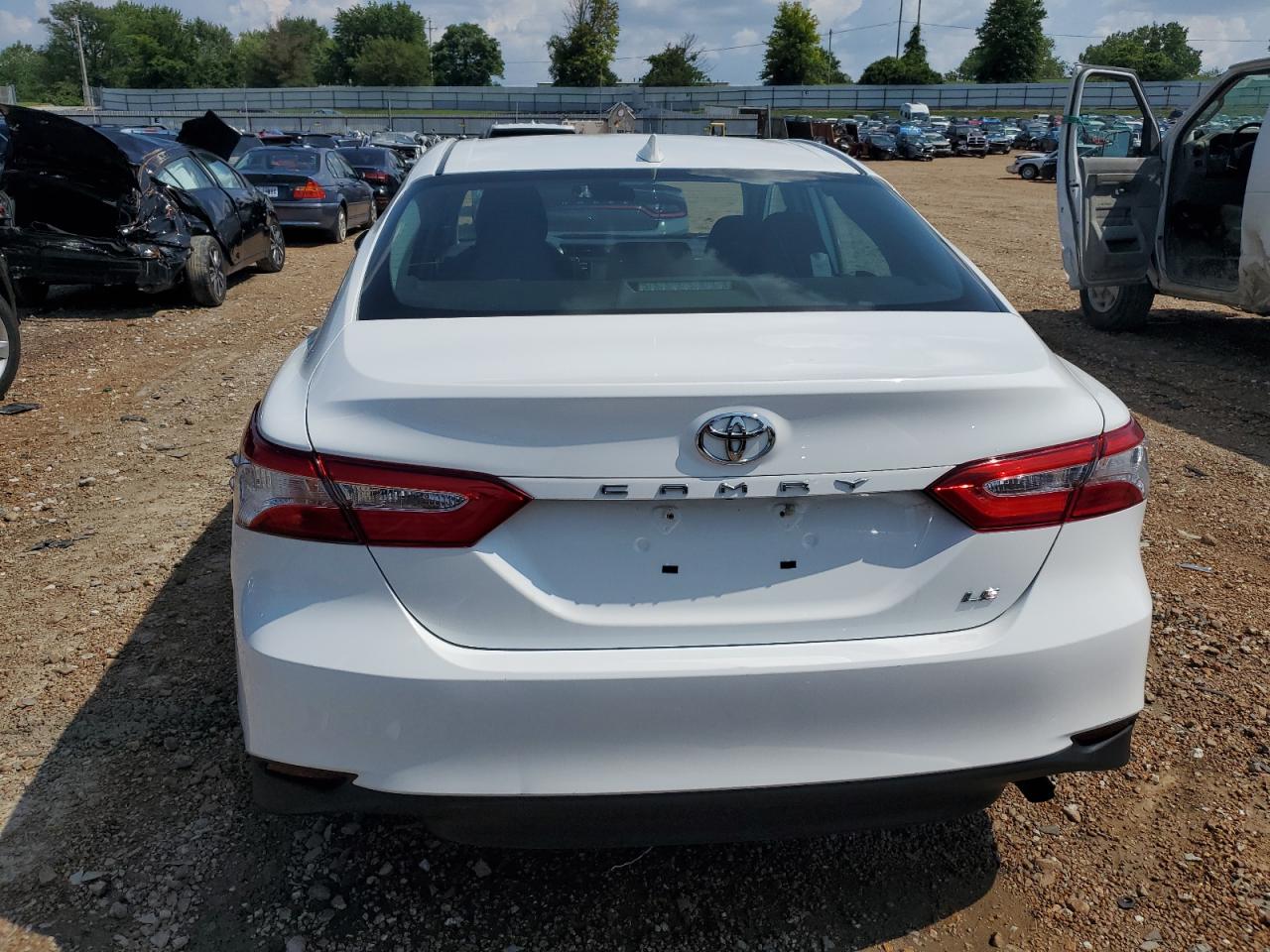 2020 Toyota Camry Le vin: 4T1C11AK7LU359533