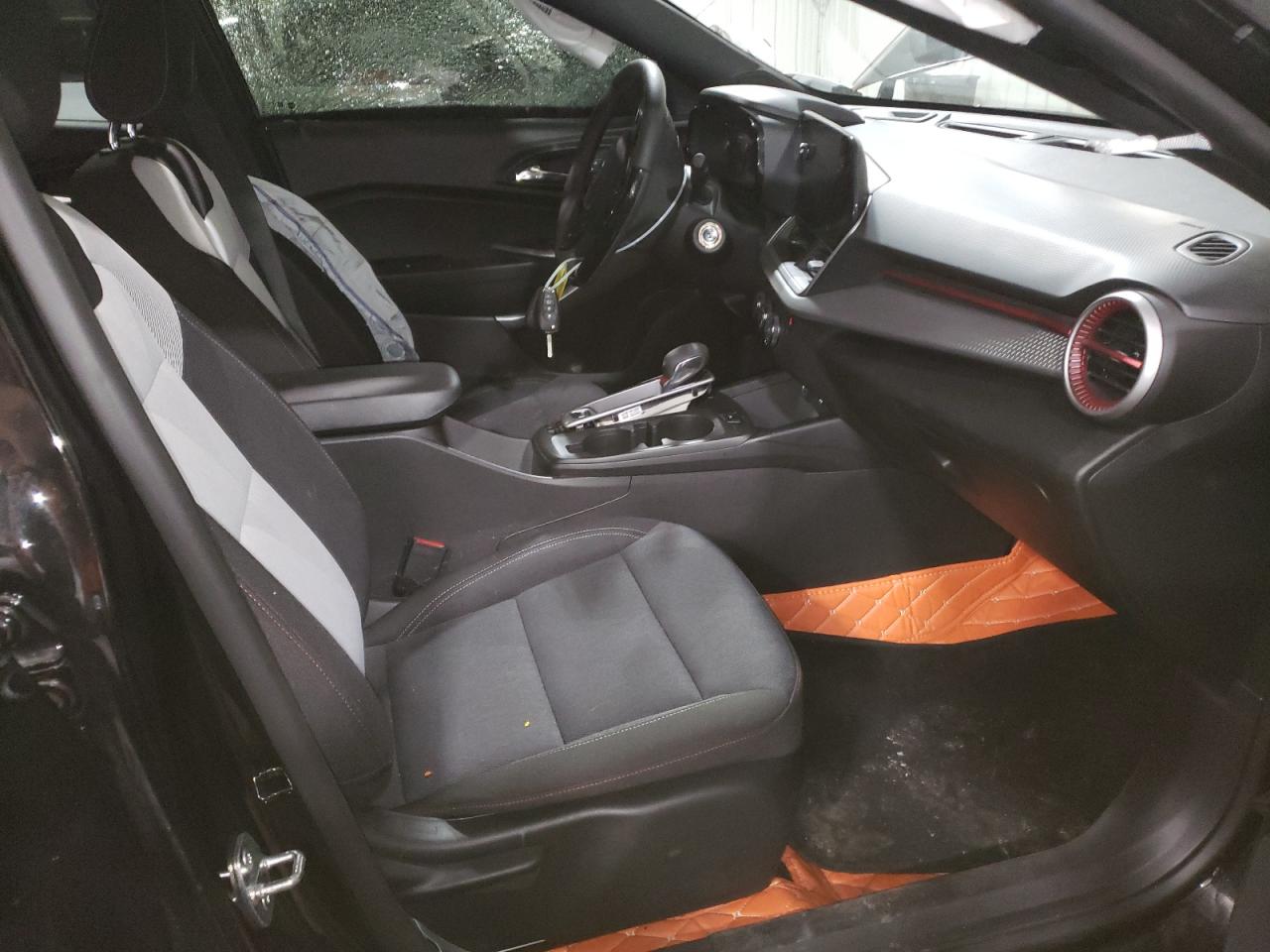 KL77LGE28RC083081 2024 Chevrolet Trax 1Rs