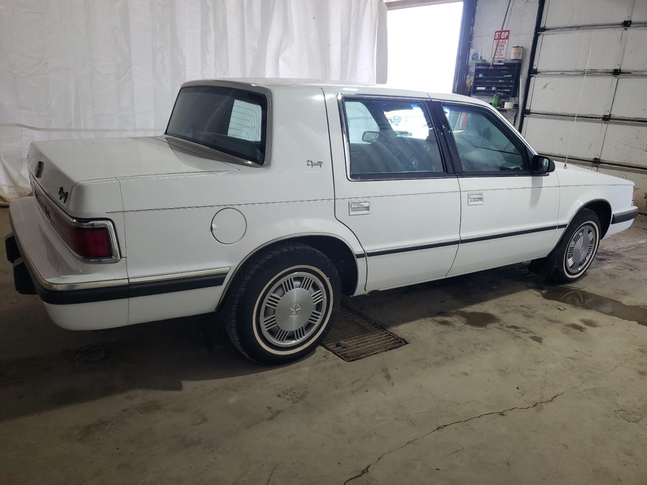 1B3XC46R7MD220576 1991 Dodge Dynasty