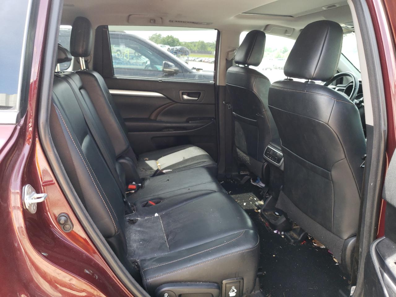 5TDJZRFH0JS884113 2018 Toyota Highlander Se