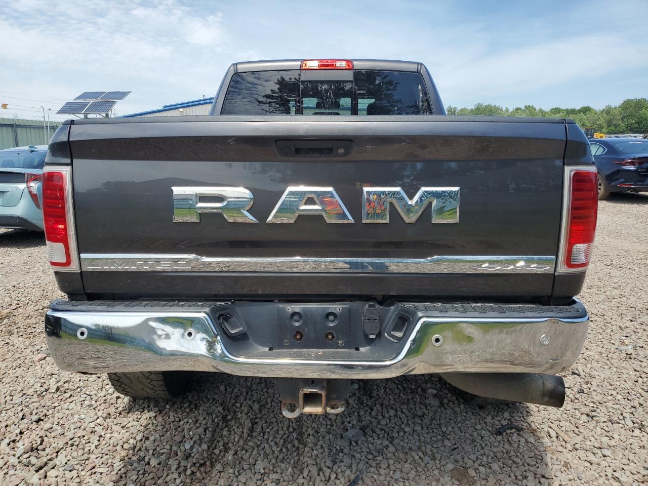 2016 Ram 2500 Longhorn vin: 3C6UR5GL5GG299843