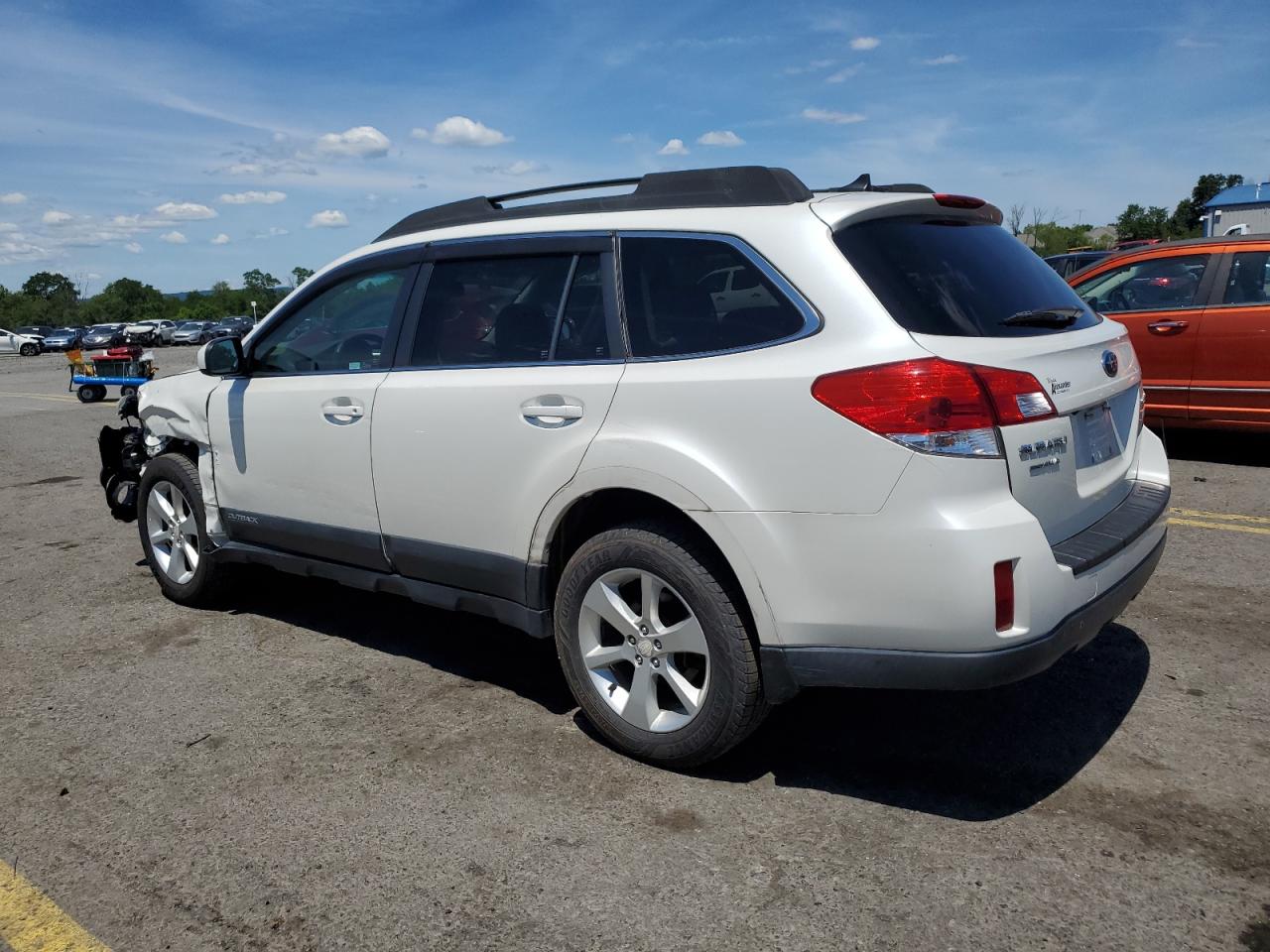 2014 Subaru Outback 2.5I Premium vin: 4S4BRBDC8E3216386