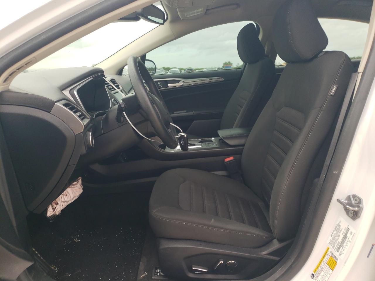 3FA6P0HDXLR223332 2020 Ford Fusion Se