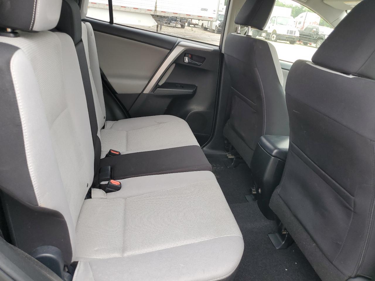 JTMWFREV1HD093374 2017 Toyota Rav4 Xle