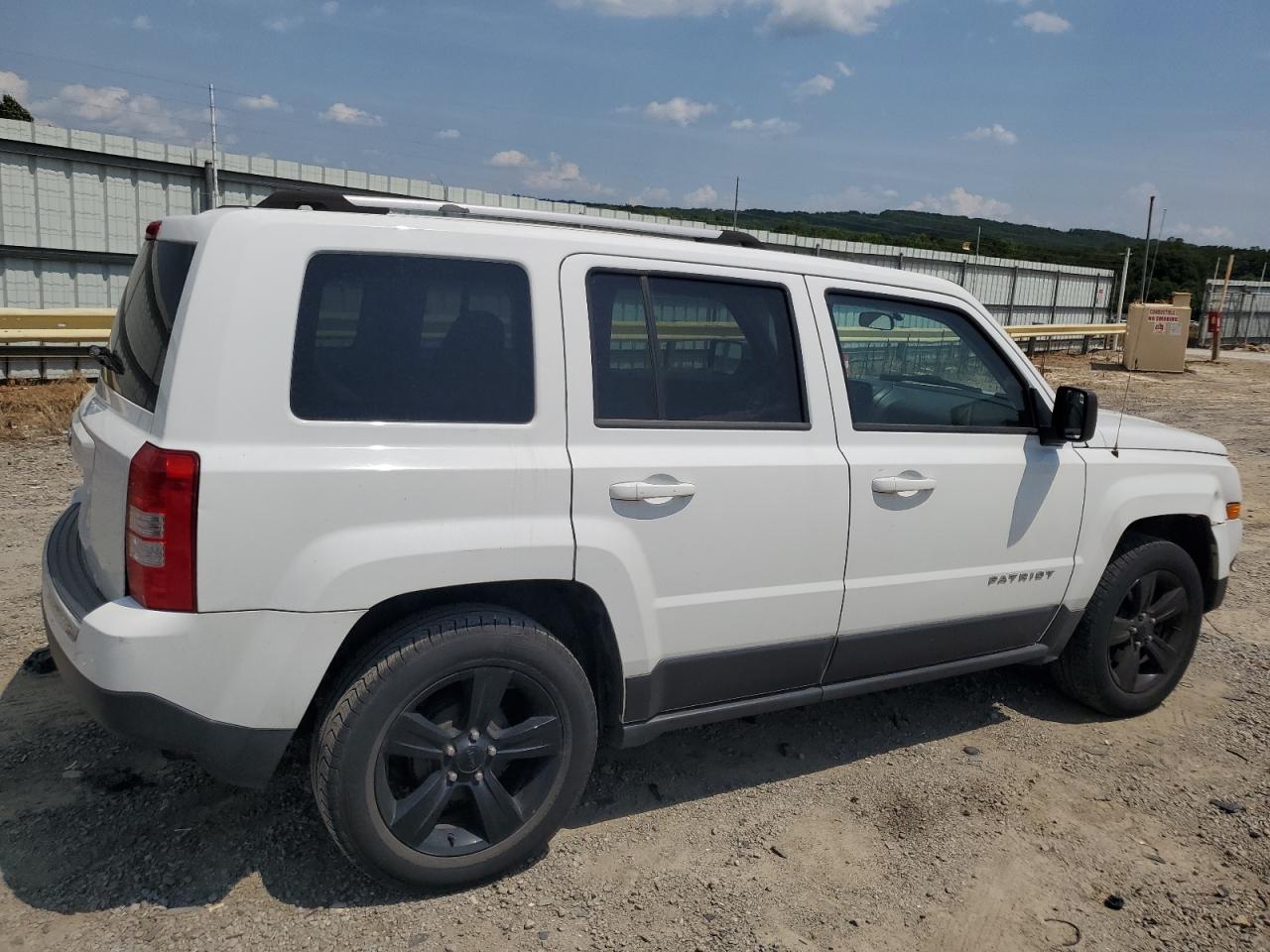 2013 Jeep Patriot Latitude vin: 1C4NJPFB9DD219056