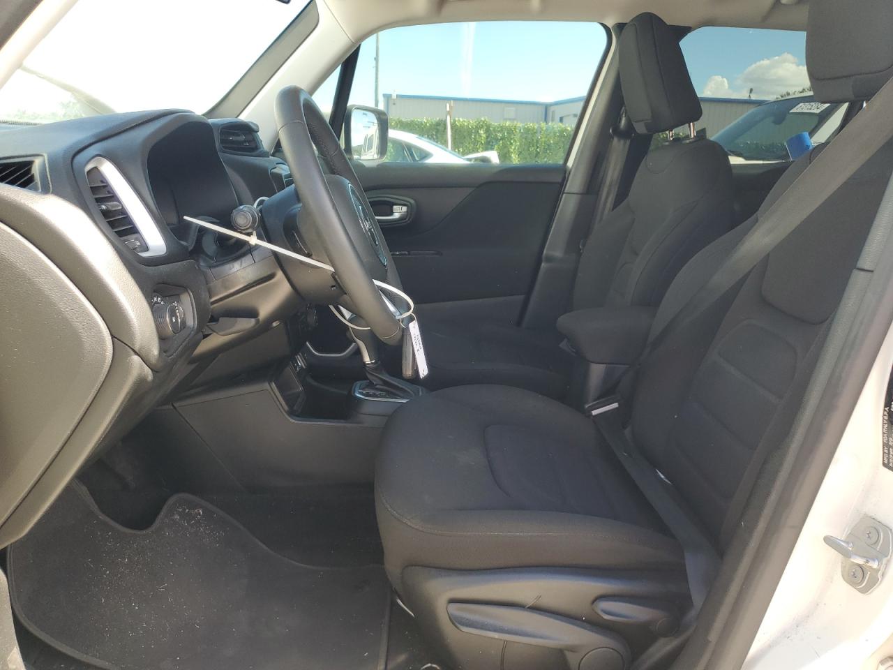 ZACNJABB6KPK85711 2019 Jeep Renegade Latitude