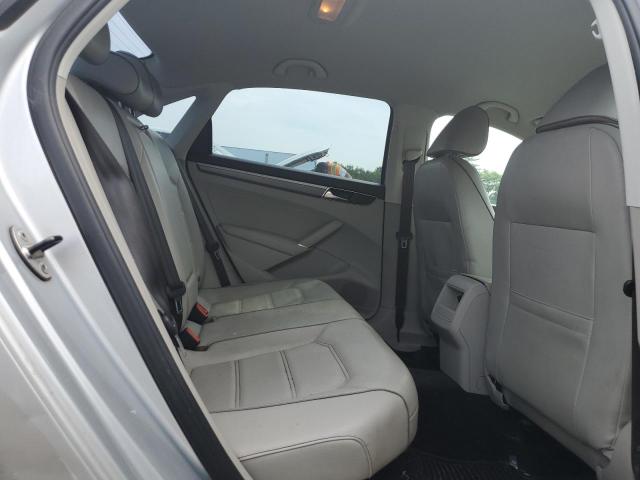 2017 Volkswagen Passat R-Line VIN: 1VWDT7A32HC044261 Lot: 62488944