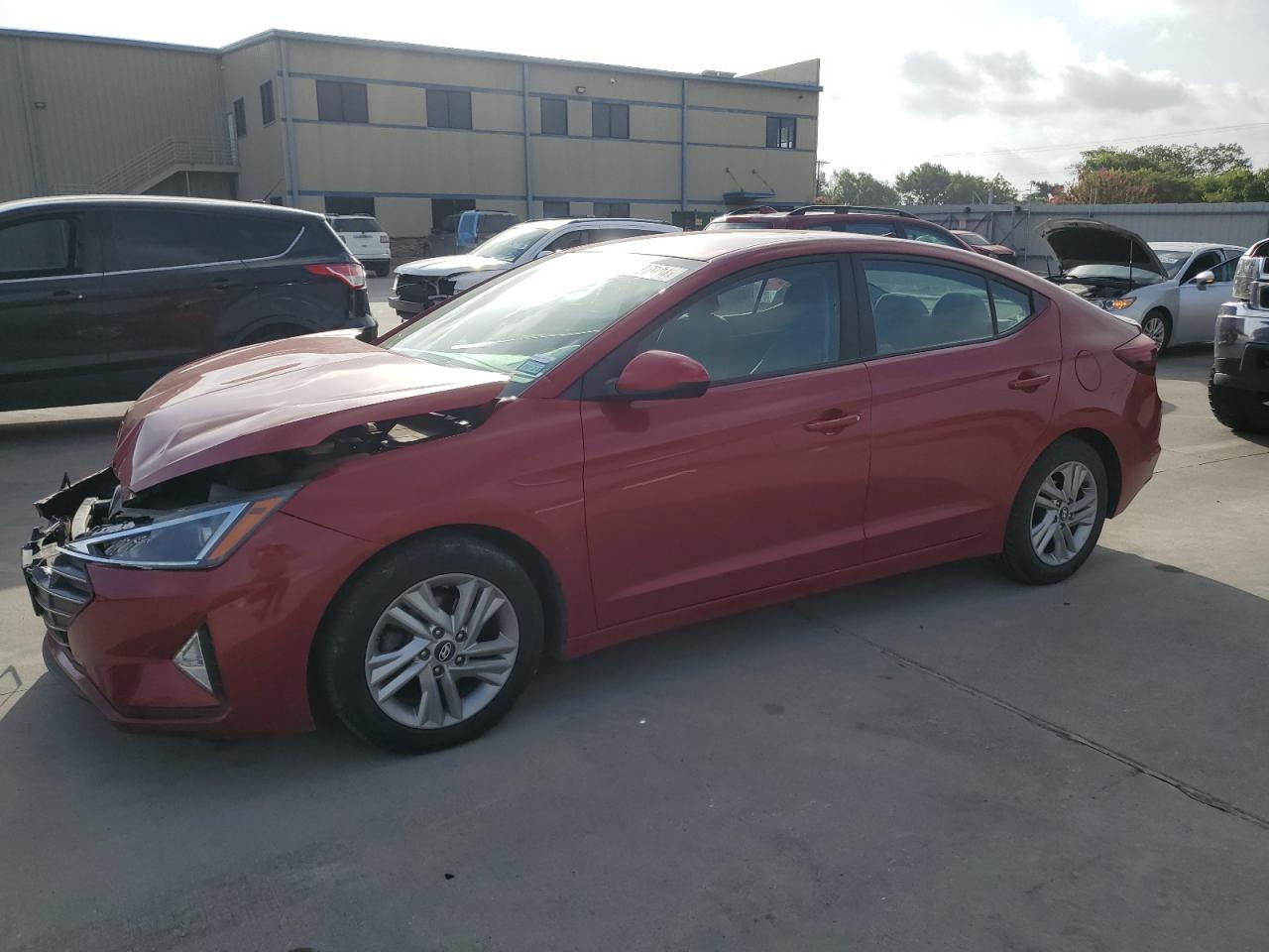 Hyundai Elantra 2019 