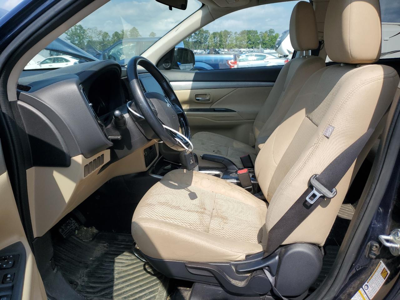 JA4AD3A34HZ036844 2017 Mitsubishi Outlander Se