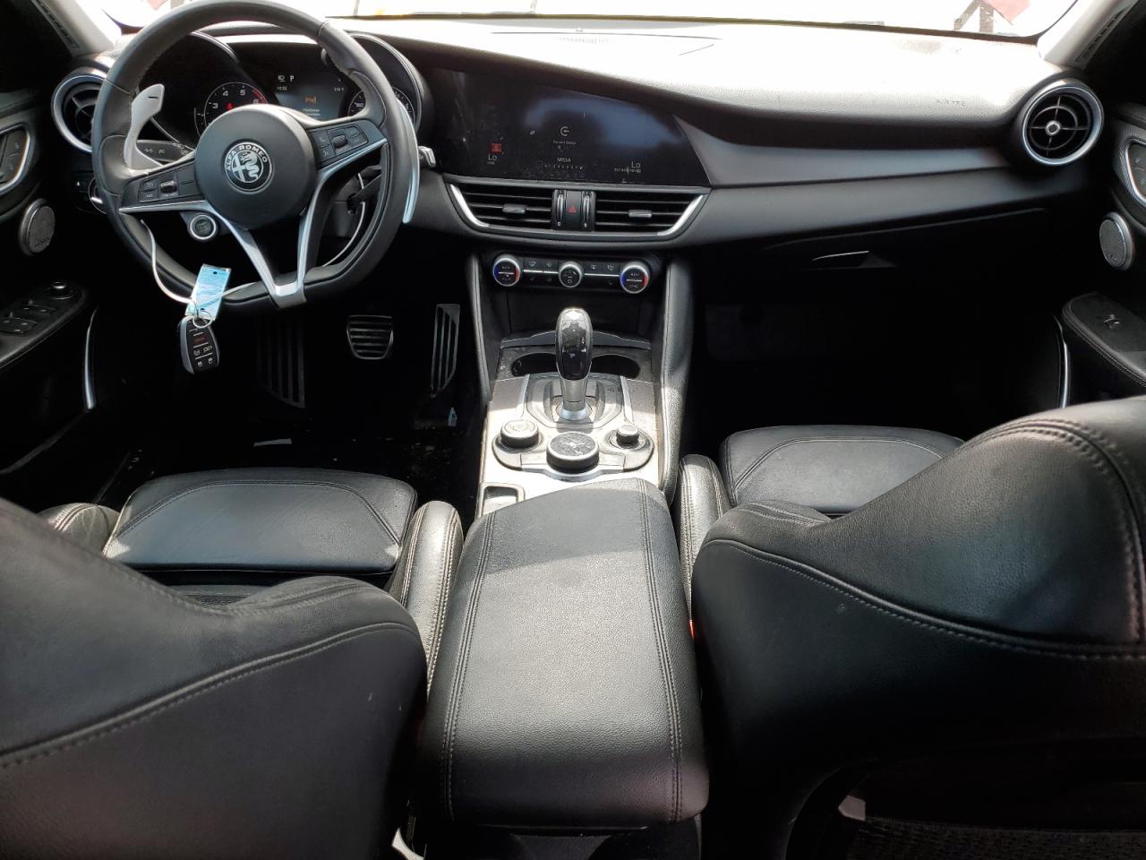 ZARFAECN5H7555918 2017 Alfa Romeo Giulia Ti