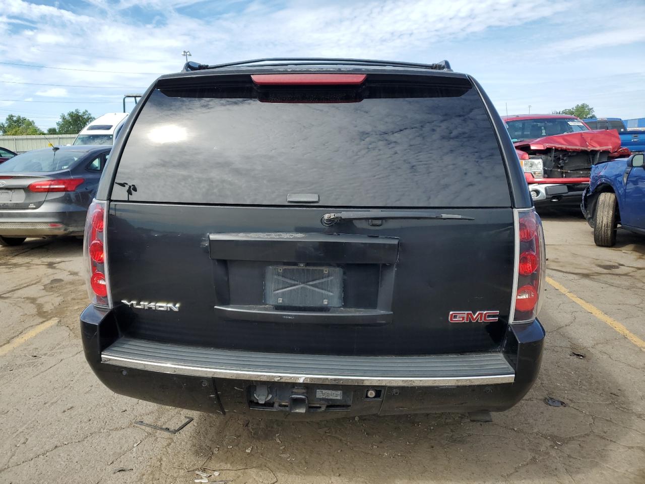 1GKFK63837J296388 2007 GMC Yukon Denali