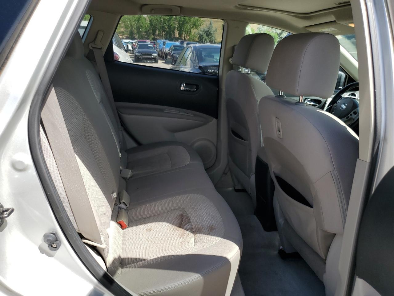 JN8AS5MT2BW182594 2011 Nissan Rogue S