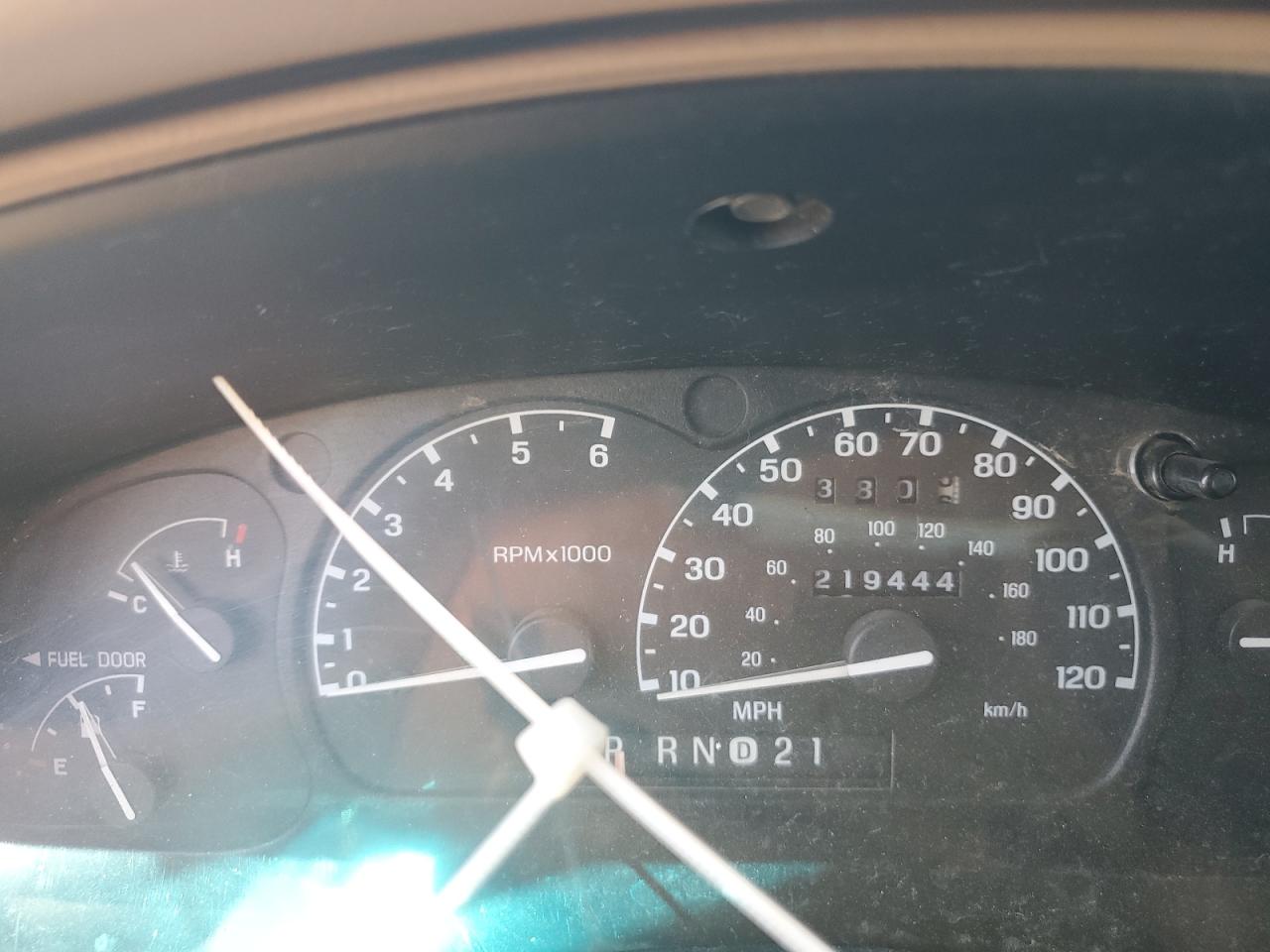 1FMDU85P1YZA73195 2000 Ford Explorer Limited