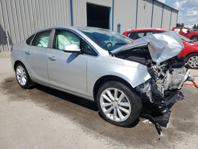 VIN 1G4PP5SK5D4134096 2013 Buick Verano no.4