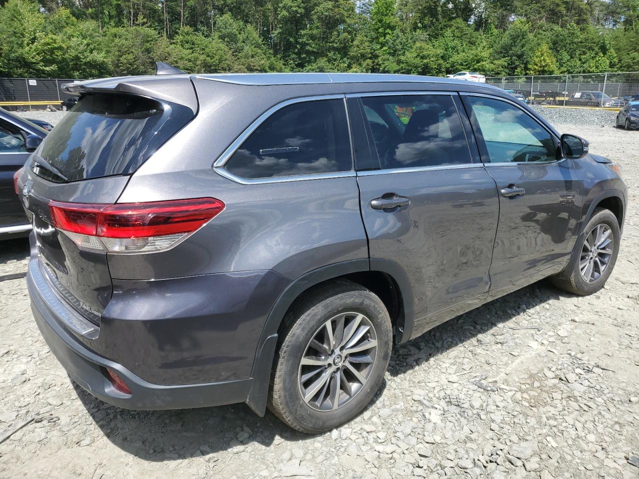 2018 Toyota Highlander Se vin: 5TDJZRFH5JS557965