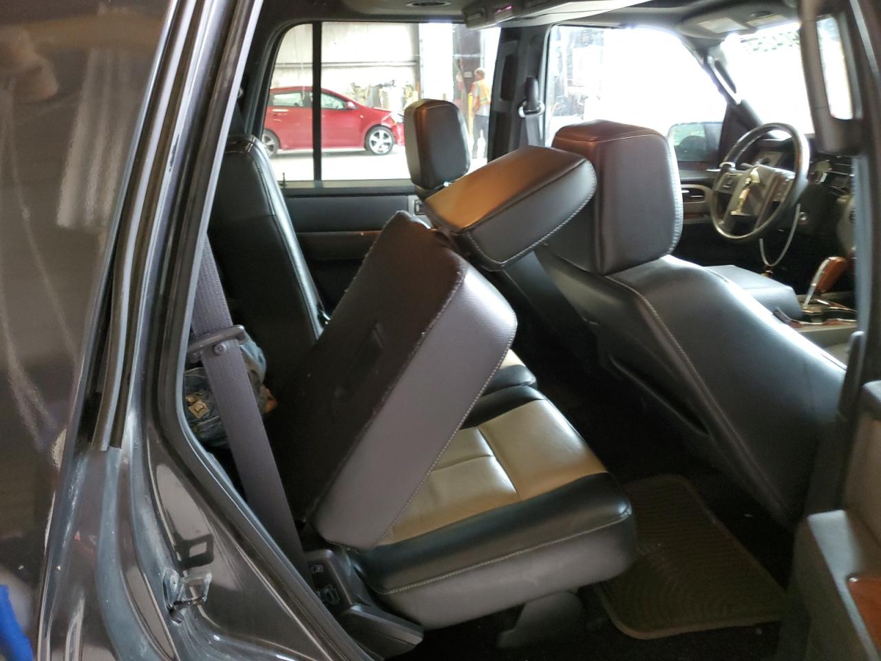 1FMFU18507LA60367 2007 Ford Expedition Eddie Bauer