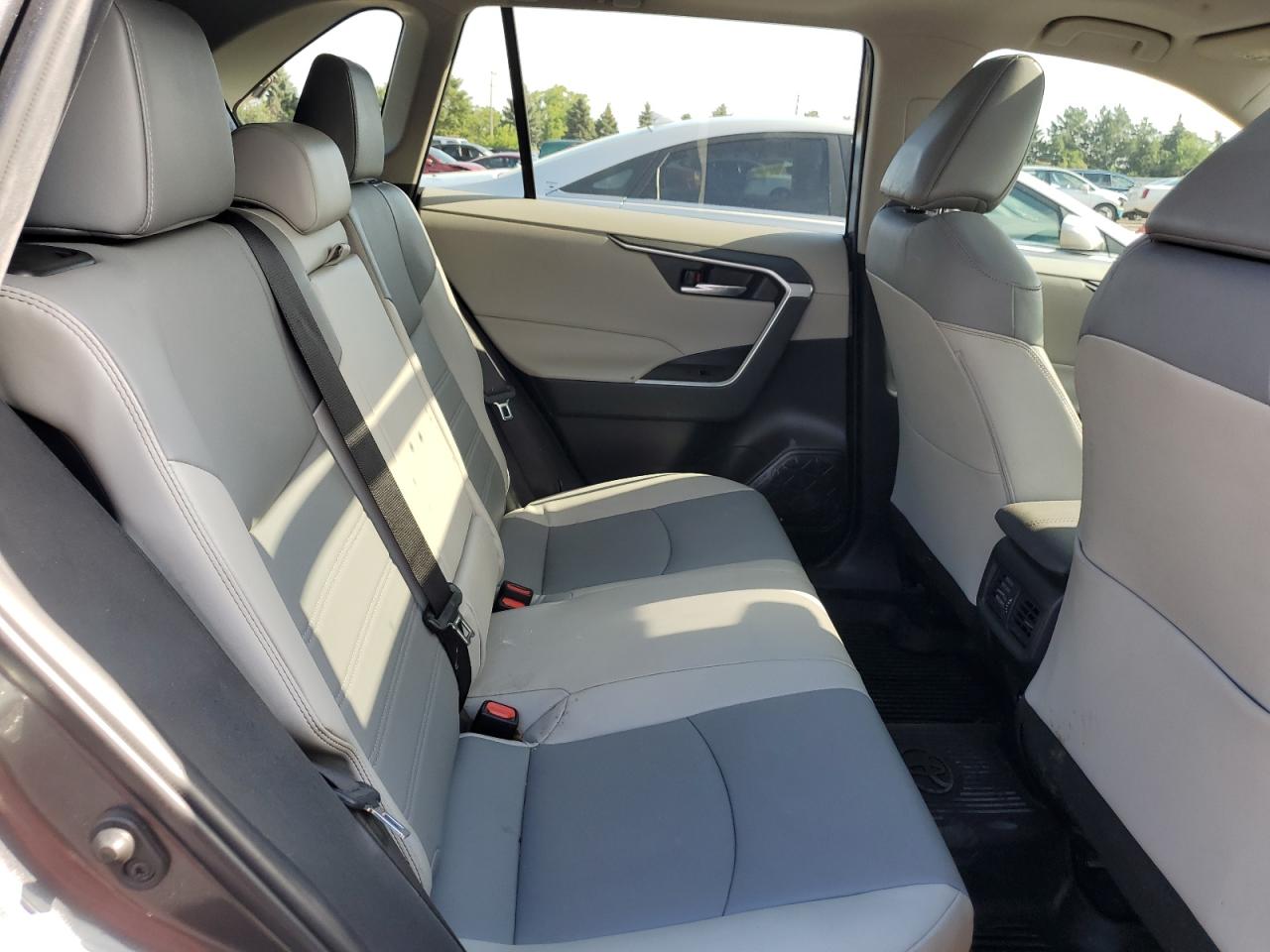 2T3A1RFVXNC315109 2022 Toyota Rav4 Xle Premium