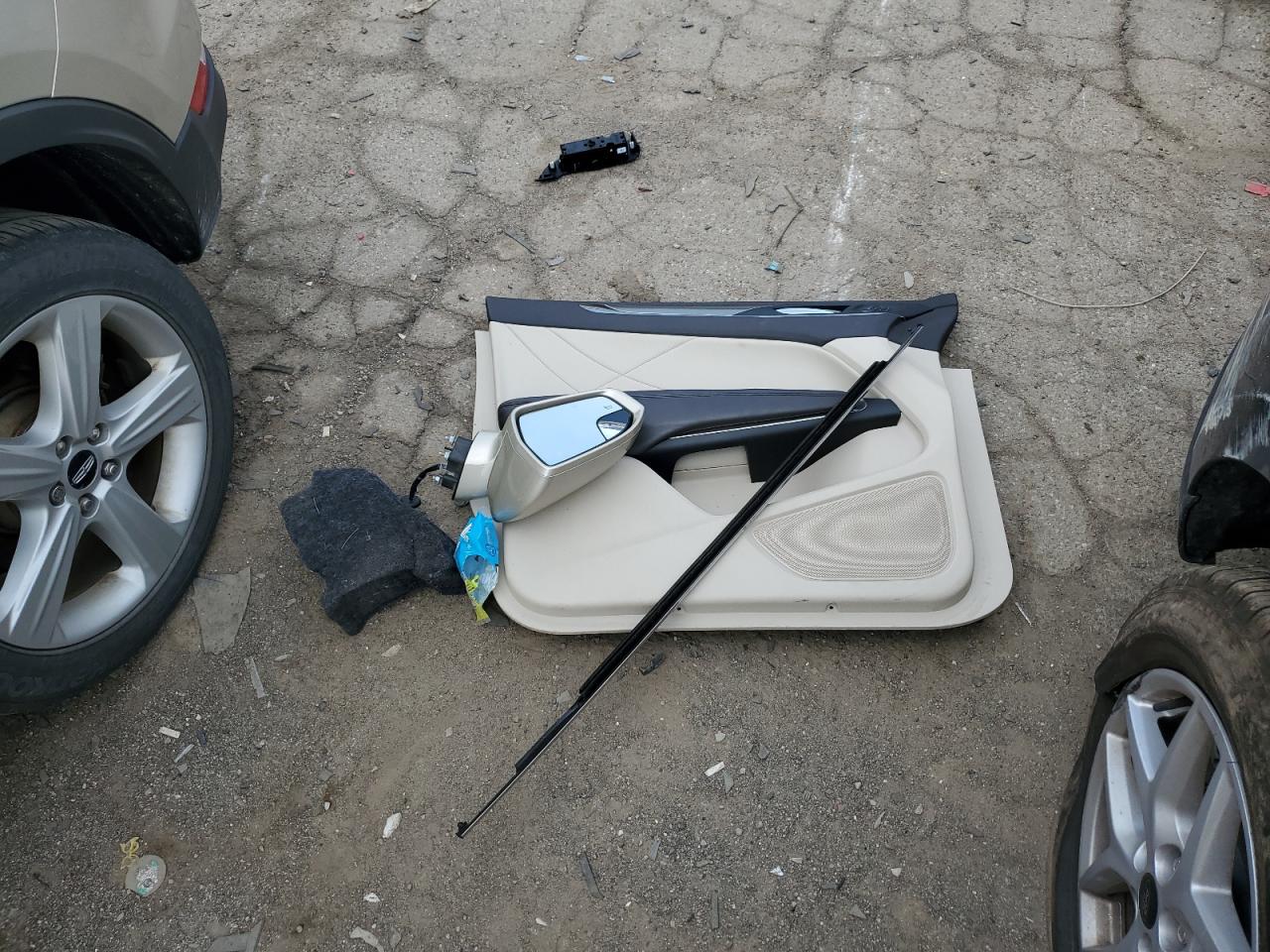 5LMCJ1C96HUL19457 2017 Lincoln Mkc Premiere