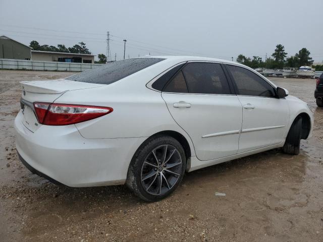 VIN 4T1BF1FK8FU043231 2015 Toyota Camry, LE no.3