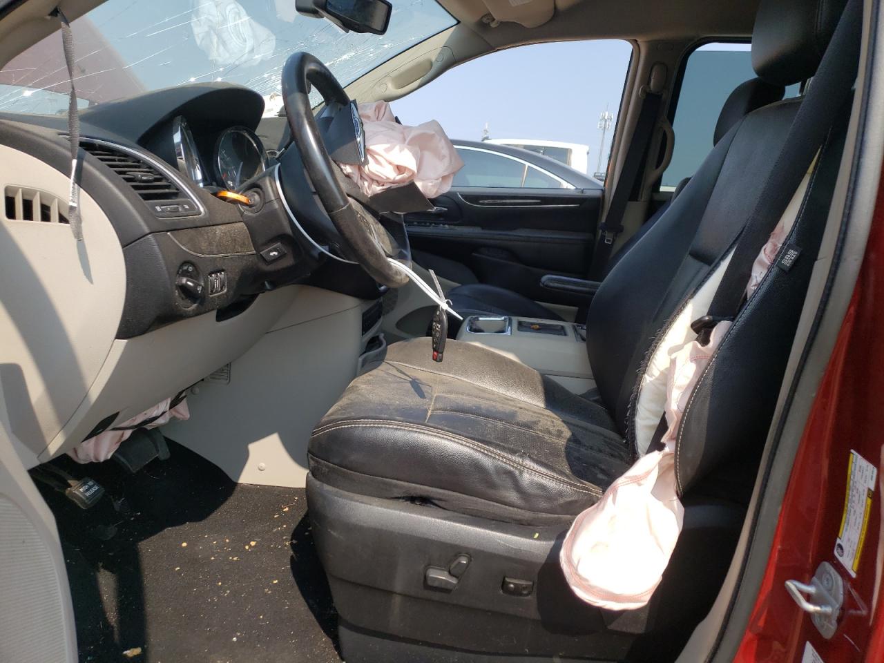 CHRYSLER TOWN & COUNTRY TOURING L