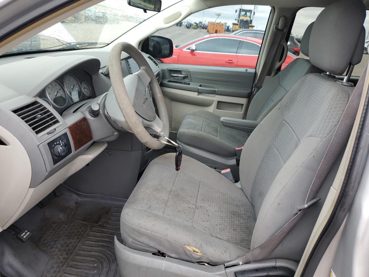 2A4RR4DE6AR282897 2010 Chrysler Town & Country Lx