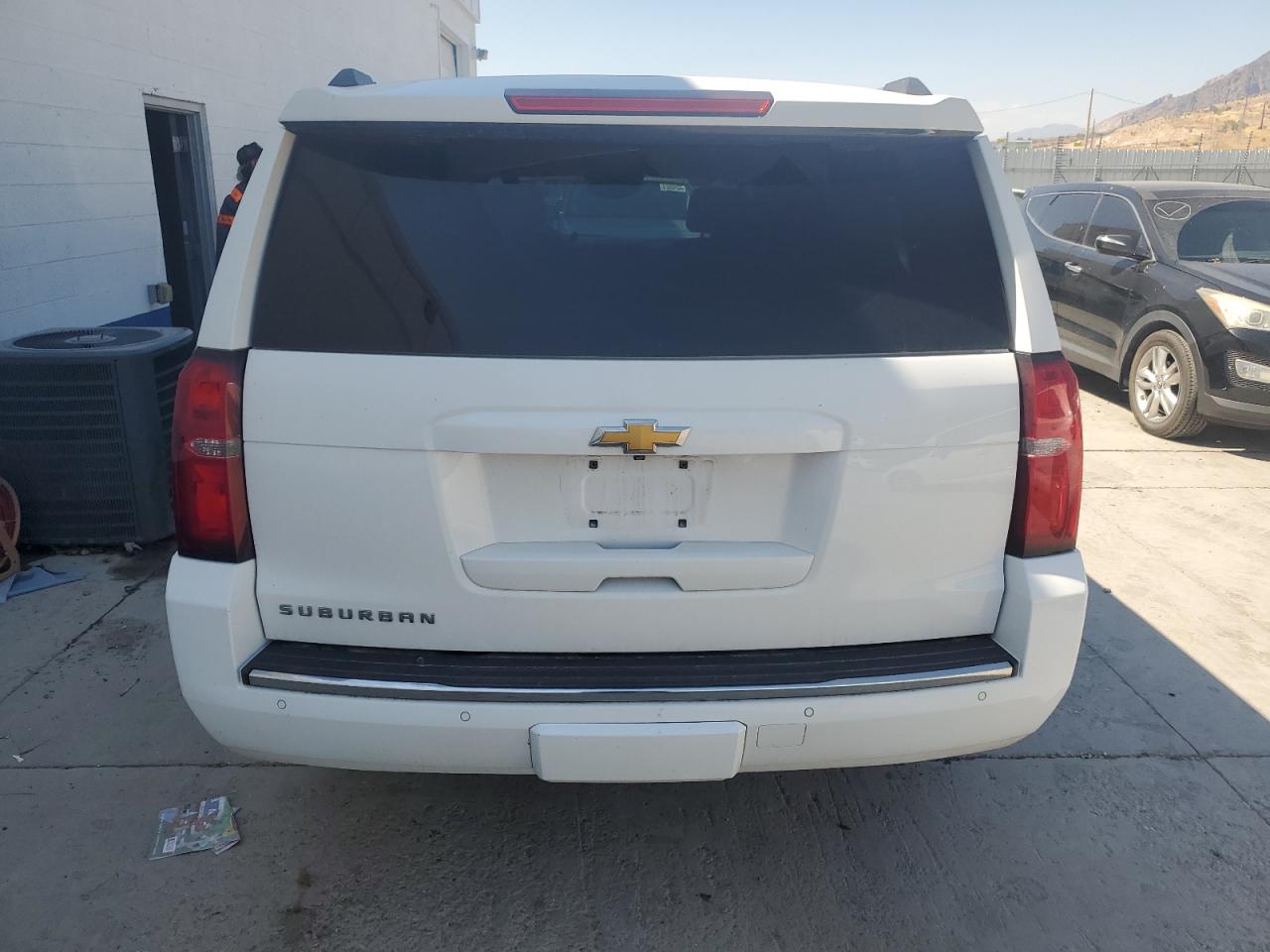 1GNSKKKC9FR235921 2015 Chevrolet Suburban K1500 Ltz