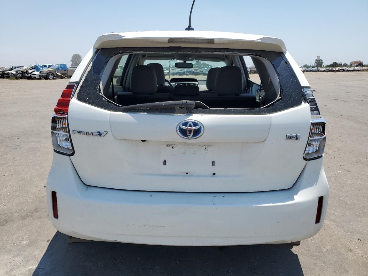 JTDZN3EU7GJ052431 2016 Toyota Prius V