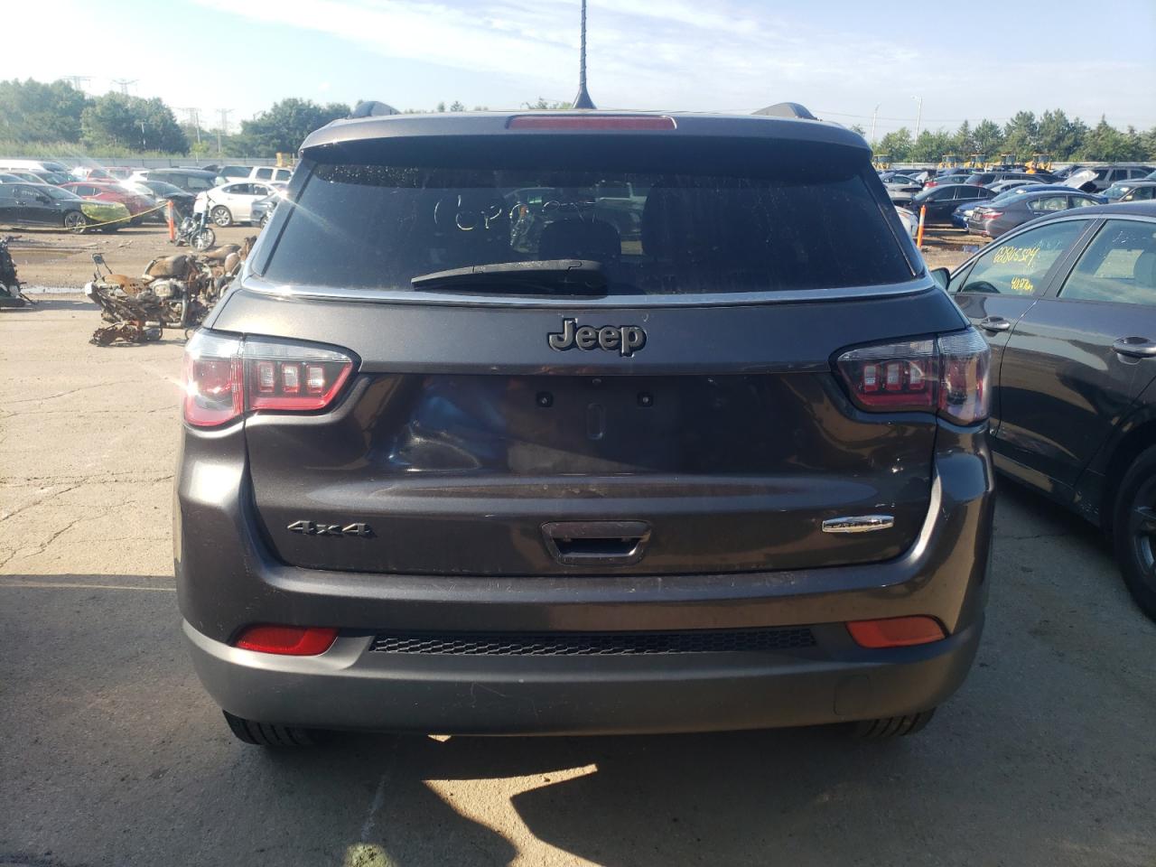 3C4NJDBB9KT850594 2019 Jeep Compass Latitude