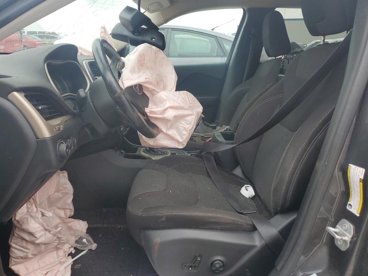 1C4PJMCS4GW201973 2016 Jeep Cherokee Latitude